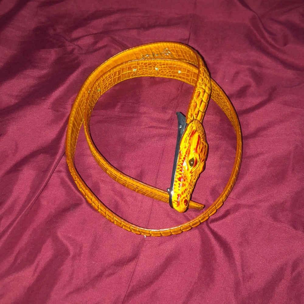 Am selling this nice belt with croc head